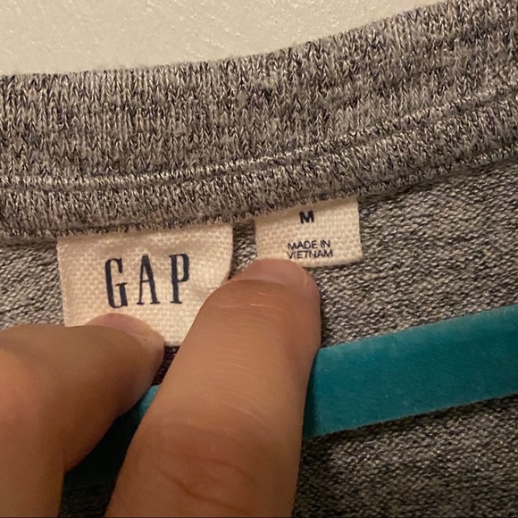 Ruffle bell sleeve GAP sweater size medium - Picture 4 of 4